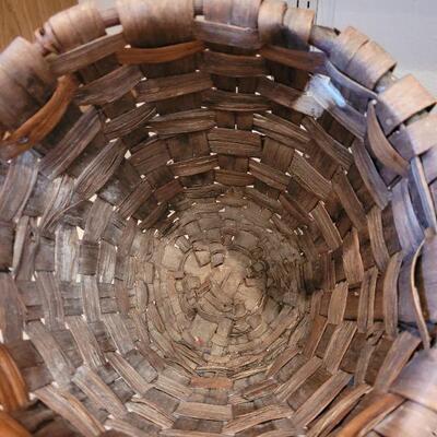 Lot 82: (2) Baskets 