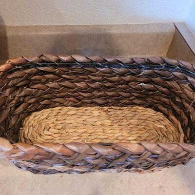 Lot 82: (2) Baskets 