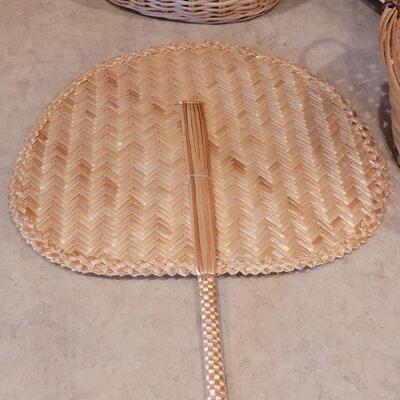 Lot 83: Basket lot