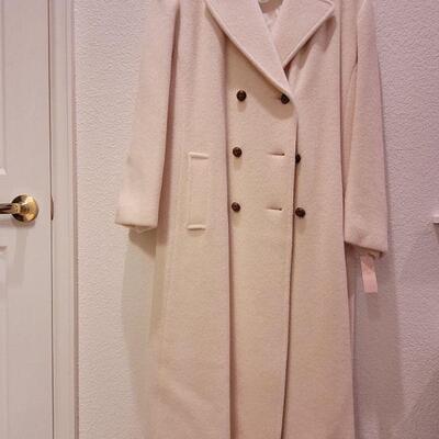 Lot 91: New Old Stock Woodward & Lathrop Wool Coat Size 14