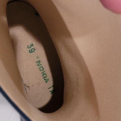 Lot 93: Rubber Boots size 39, Umbrella, Hat