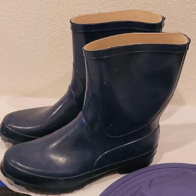 Lot 93: Rubber Boots size 39, Umbrella, Hat