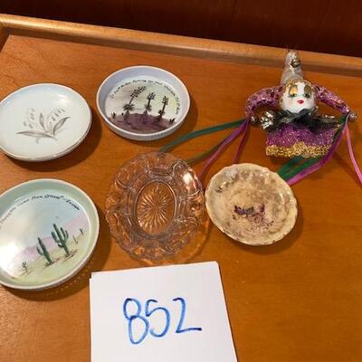 Lot 852 - Vintage items