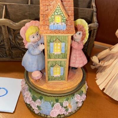 Lot 860 - Music box, organizer and corn husk doll