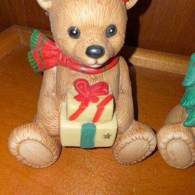 Lot 861 - Home Interiors Christmas Bears