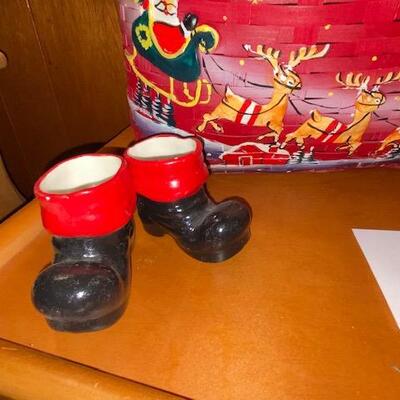Lot 864A - Christmas items