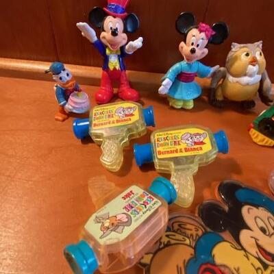 Lot 894 - Vintage Disney items