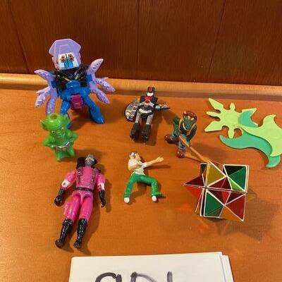 Lot 901 - Vintage action toys