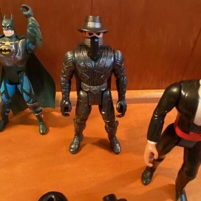 Lot 904 - Batman action figures