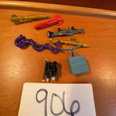 Lot 906 - Action figure accessories