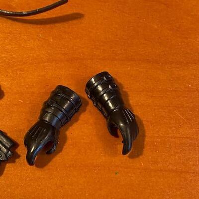 Lot 908 - Action figure accessories