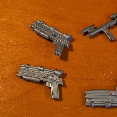 Lot 909 - Action figure accessories