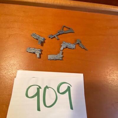 Lot 909 - Action figure accessories