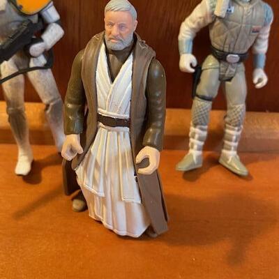 Lot 915 - Star Wars figurines
