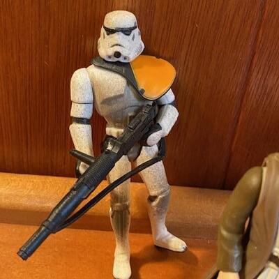 Lot 915 - Star Wars figurines
