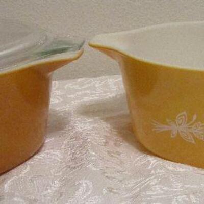 #4 Vintage Pyrex Gold Round Dishes, Clear Lid