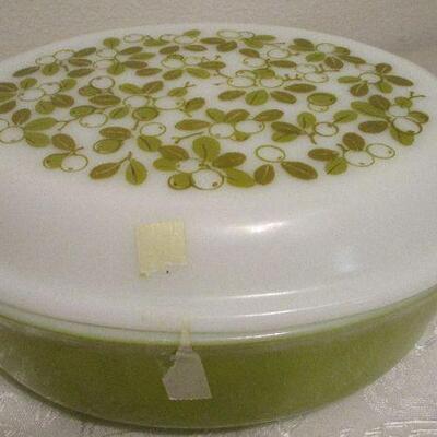 #5 Vintage Pyrex Avocado color Dishes with lids