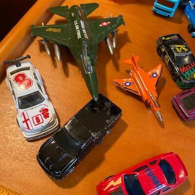 Lot 942 - Hot wheels and other cars