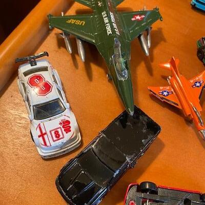 Lot 942 - Hot wheels and other cars