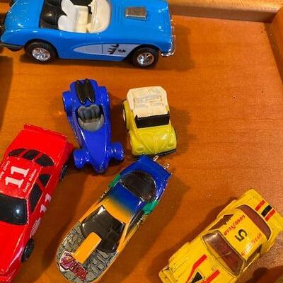 Lot 942 - Hot wheels and other cars
