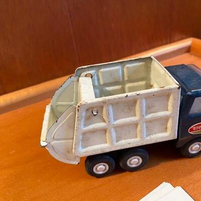 Lot 943 -Vintage  Tonka  and Buddy L trucks