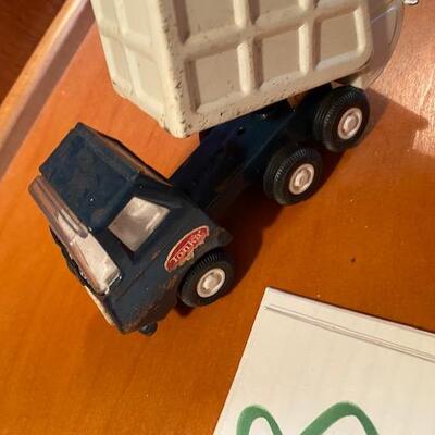Lot 943 -Vintage  Tonka  and Buddy L trucks