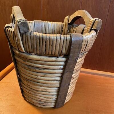 Lot 947 - Baskets