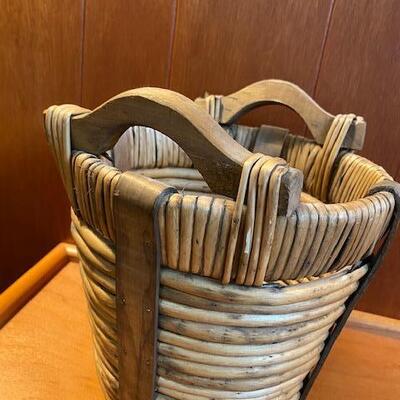 Lot 947 - Baskets