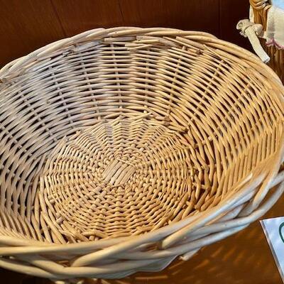 Lot 947 - Baskets