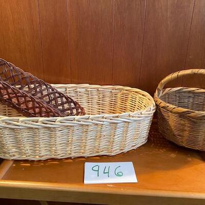 Lot 946 - Baskets
