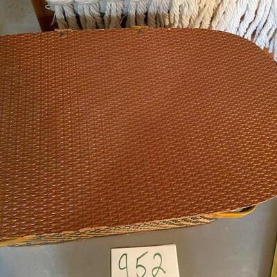 Lot 952 - Vintage Picnic Basket