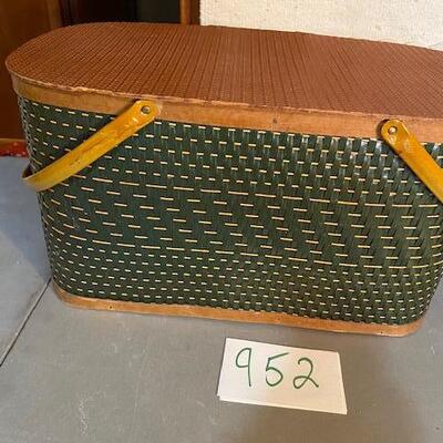 Lot 952 - Vintage Picnic Basket