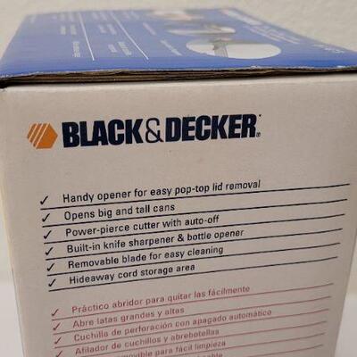 Lot 146: New Black & Decker Can Opener 