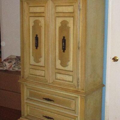 Lot 1 - Stanley Furniture Solid Wood Armoire LOCAL PICKUP ONLY