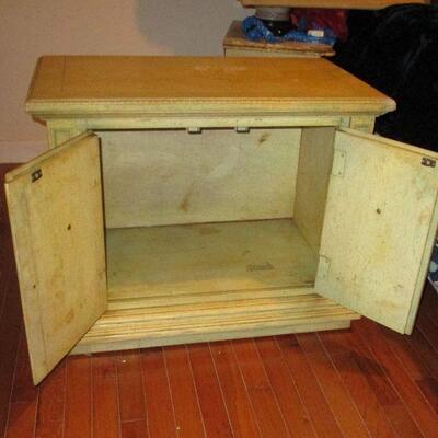 Lot 6 - Stanley Furniture Nightstand LOCAL PICKUP ONLY