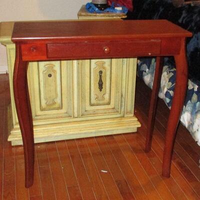 Lot 15 - Wood Side Table with Drawer LOCAL PICKUP ONLY