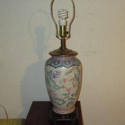 Lot 47 - Ceramic Lamp LOCAL PICKUP ONLY