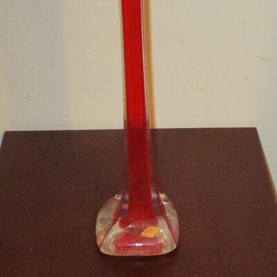 Lot 86 - Red Glass Vase