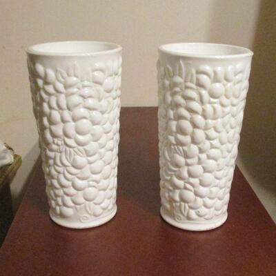 Lot 92 - Milk Glass Vases