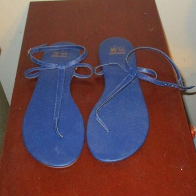 Lot 107 - Montego Bay Club Sandals Sz 10 New