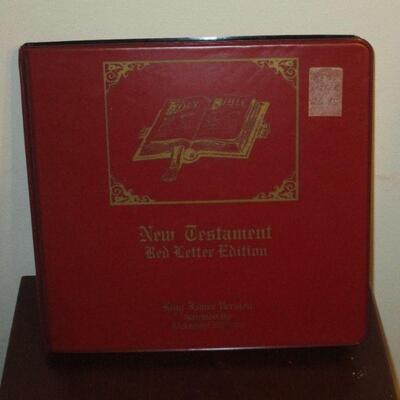 Lot 115 - New Testament Red Letter Edition
