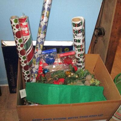 Lot 139 - Variety of Christmas DÃ©cor LOCAL PICKUP ONLY