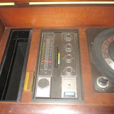 Lot 164 - Vintage Stereo Console LOCAL PICKUP ONLY