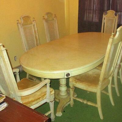 Lot 166 - Stanley Furn Mid Cen Mod Table and Chairs LOCAL PICKUP ONLY
