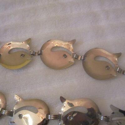 Lot 185 - Silver Tone Metal Whale Belt