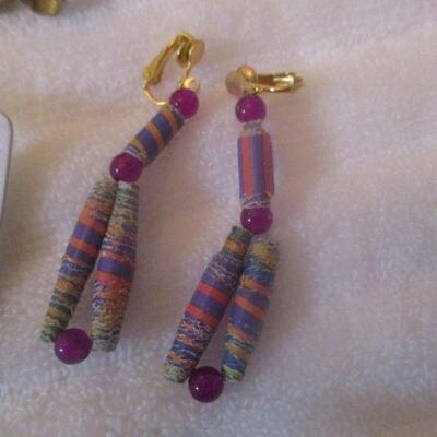 Lot 186 - Variety of Earrings