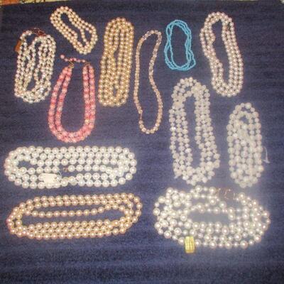 Lot 189 - 12 Necklaces