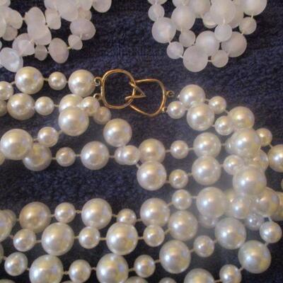 Lot 189 - 12 Necklaces