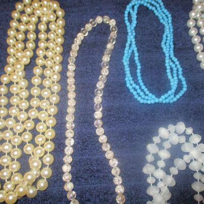 Lot 189 - 12 Necklaces