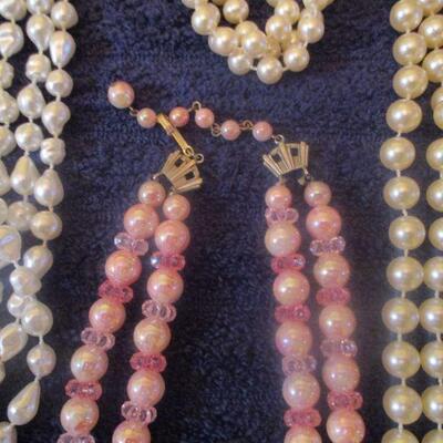 Lot 189 - 12 Necklaces